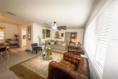 Casa en venta en Kissimmee, Florida, 3 dormitorios, 171.13 m2 № 2239273 - foto 7