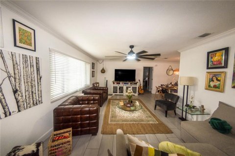 Casa en venta en Kissimmee, Florida, 3 dormitorios, 171.13 m2 № 2239273 - foto 6