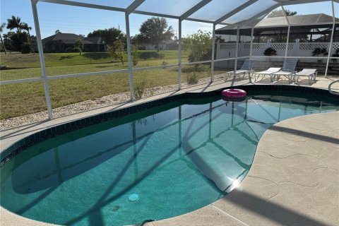 House in Rotonda, Florida 3 bedrooms, 167.41 sq.m. № 2108345 - photo 27