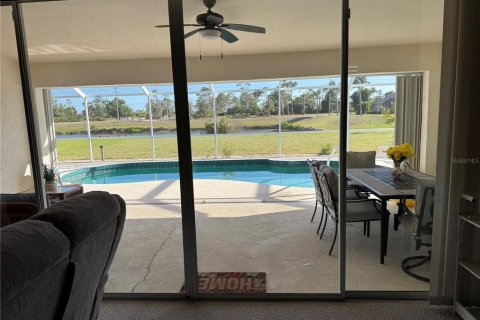 House in Rotonda, Florida 3 bedrooms, 167.41 sq.m. № 2108345 - photo 13