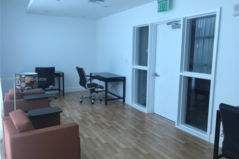 Снять в аренду кондоминиум в Майами, Флорида 1 спальня, 63.08м2, № 2060591 - фото 22