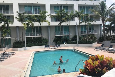 Снять в аренду кондоминиум в Майами, Флорида 1 спальня, 63.08м2, № 2060591 - фото 20