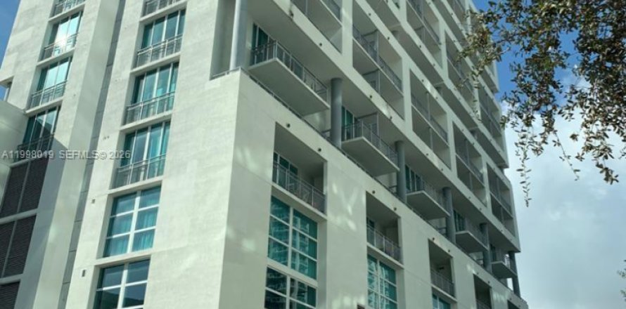 Кондоминиум с 1 спальней в Майами, Флорида № 2060591