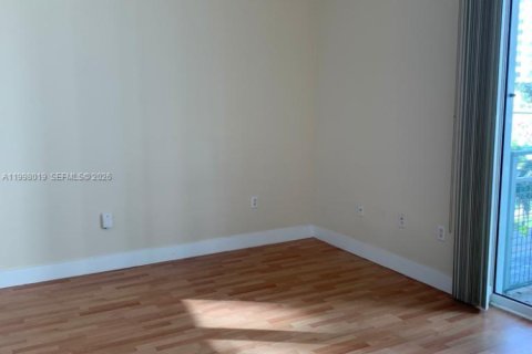 Снять в аренду кондоминиум в Майами, Флорида 1 спальня, 63.08м2, № 2060591 - фото 16