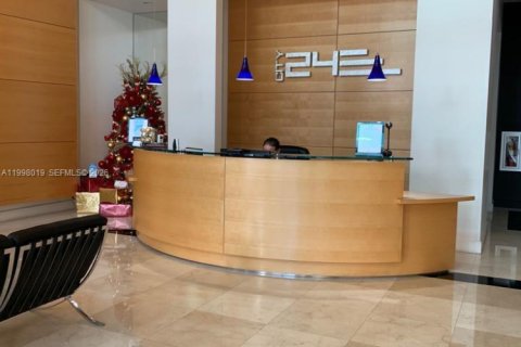 Снять в аренду кондоминиум в Майами, Флорида 1 спальня, 63.08м2, № 2060591 - фото 3