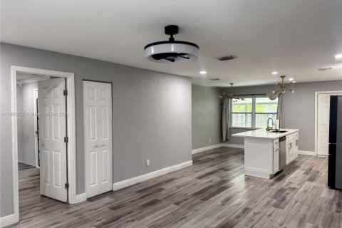 Villa ou maison à louer à West Park, Floride: 3 chambres, 106.65 m2 № 1931962 - photo 6