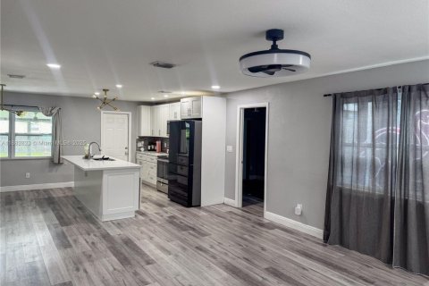 Villa ou maison à louer à West Park, Floride: 3 chambres, 106.65 m2 № 1931962 - photo 3