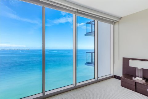Condominio en venta en Sunny Isles Beach, Florida, 4 dormitorios, 222.41 m2 № 2034614 - foto 15