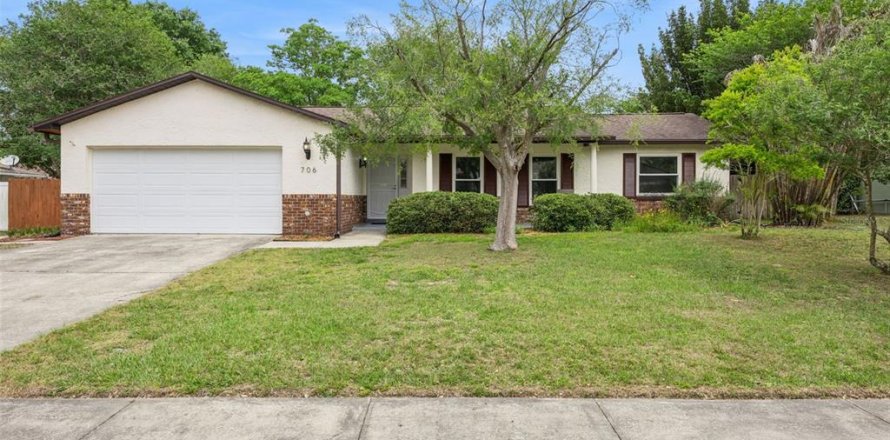 House in Ocoee, Florida 3 bedrooms, 135.08 sq.m. № 2102116
