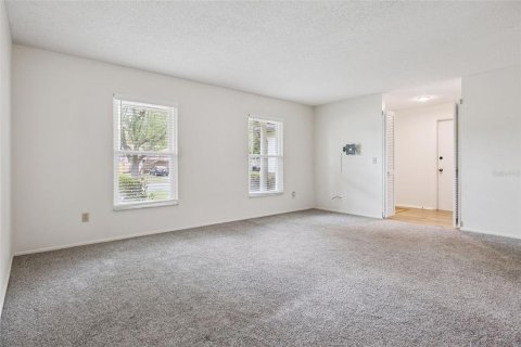 House in Ocoee, Florida 3 bedrooms, 135.08 sq.m. № 2102116 - photo 5