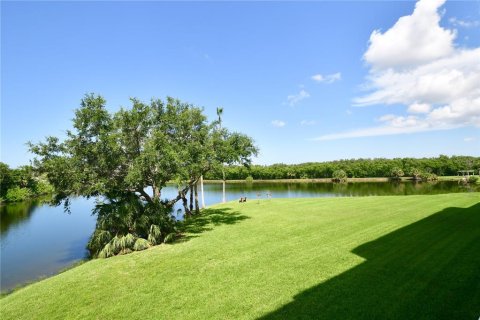 Condo in Saint Petersburg, Florida, 2 bedrooms  № 1869594 - photo 30