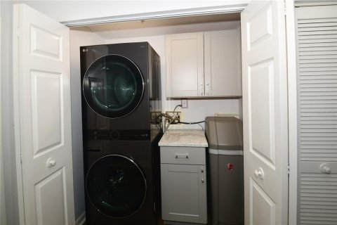 Condo in Saint Petersburg, Florida, 2 bedrooms  № 1869594 - photo 22