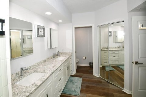 Condo in Saint Petersburg, Florida, 2 bedrooms  № 1869594 - photo 12