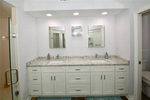 Condo in Saint Petersburg, Florida, 2 bedrooms  № 1869594 - photo 10