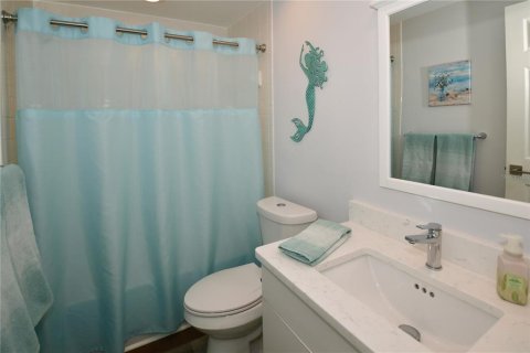 Condo in Saint Petersburg, Florida, 2 bedrooms  № 1869594 - photo 15