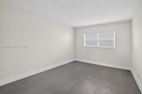 Apartment in Hollywood, Florida 1 bedroom, 60.39 sq.m. № 2011676 - photo 12