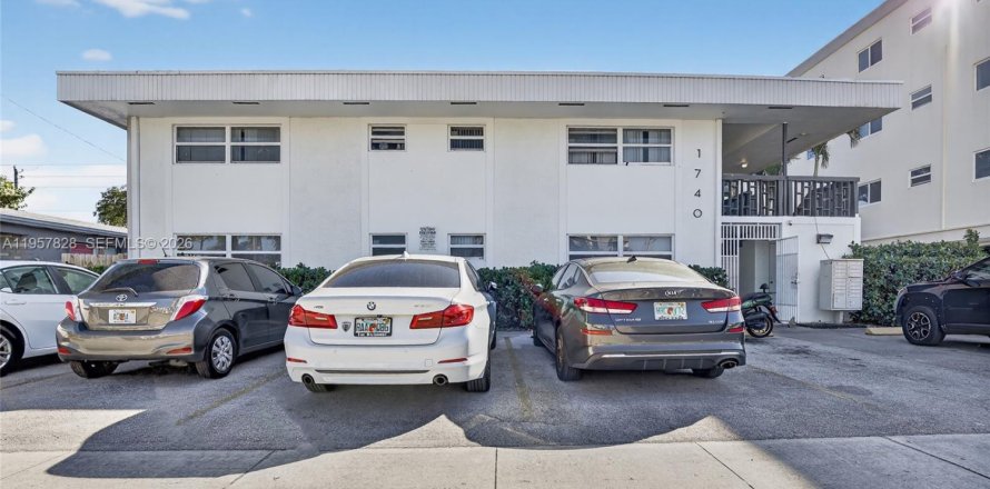 Apartment in Hollywood, Florida 1 bedroom, 60.39 sq.m. № 2011676