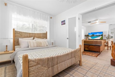 House in Oakland Park, Florida 4 bedrooms, 143.44 sq.m. № 1748965 - photo 15