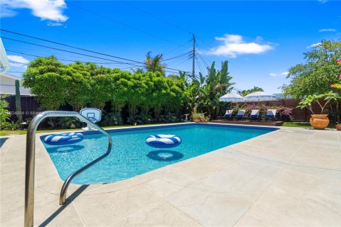 House in Oakland Park, Florida 4 bedrooms, 143.44 sq.m. № 1748965 - photo 28