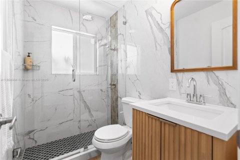 House in Oakland Park, Florida 4 bedrooms, 143.44 sq.m. № 1748965 - photo 25