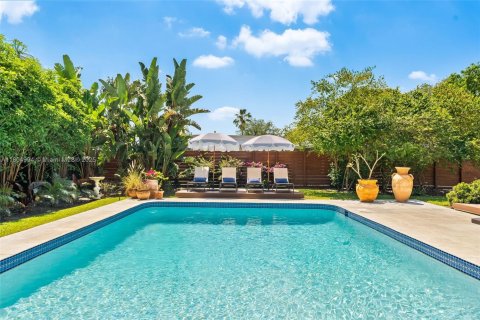 House in Oakland Park, Florida 4 bedrooms, 143.44 sq.m. № 1748965 - photo 1