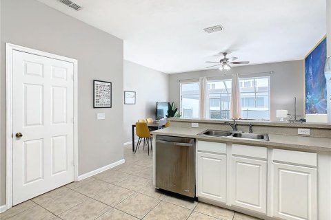 Touwnhouse à vendre à Kissimmee, Floride: 3 chambres, 133.78 m2 № 2237525 - photo 9