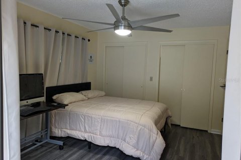 House in Homosassa, Florida 4 bedrooms, 215.9 sq.m. № 1906574 - photo 26