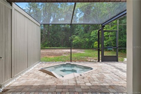 House in Homosassa, Florida 4 bedrooms, 215.9 sq.m. № 1906574 - photo 15