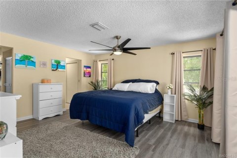 House in Homosassa, Florida 4 bedrooms, 215.9 sq.m. № 1906574 - photo 22