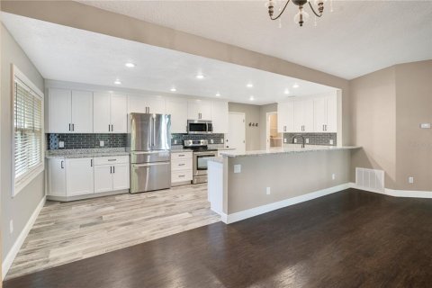 Casa en venta en Apopka, Florida, 3 dormitorios, 134.8 m2 № 1910884 - foto 11