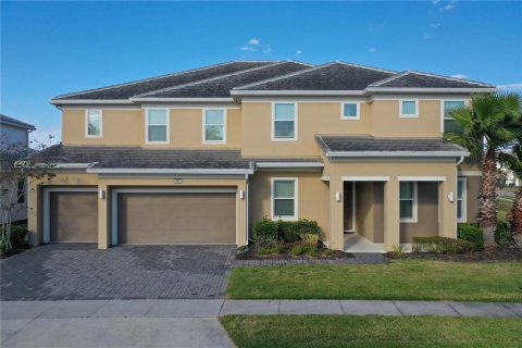 Casa en Kissimmee, Florida 14 dormitorios, 594.95 m2 № 2128107
