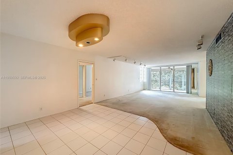 Купить кондоминиум в Помпано-Бич, Флорида 3 спальни, 150.5м2, № 2007664 - фото 17