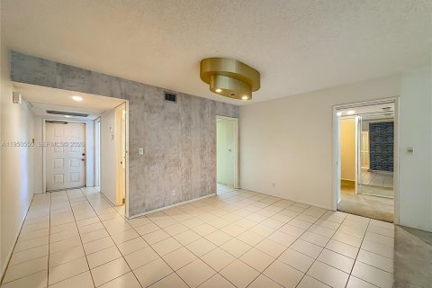 Купить кондоминиум в Помпано-Бич, Флорида 3 спальни, 150.5м2, № 2007664 - фото 23