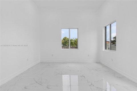 Casa en venta en Lehigh Acres, Florida, 4 dormitorios, 202.53 m2 № 1779313 - foto 8