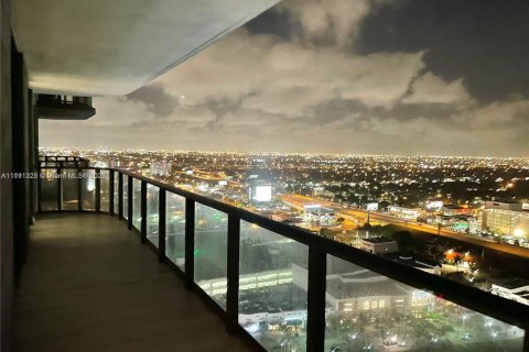 Condominio en venta en Miami, Florida, 1 dormitorio, 57.69 m2 № 2034480 - foto 17
