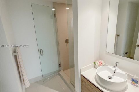 Condominio en venta en Miami, Florida, 1 dormitorio, 57.69 m2 № 2034480 - foto 14