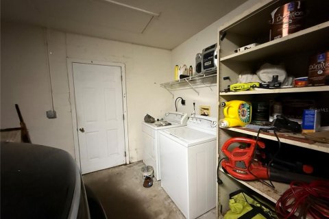 House in Edgewater, Florida 3 bedrooms, 151.99 sq.m. № 1909857 - photo 26