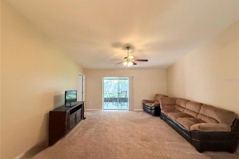 House in Edgewater, Florida 3 bedrooms, 151.99 sq.m. № 1909857 - photo 10