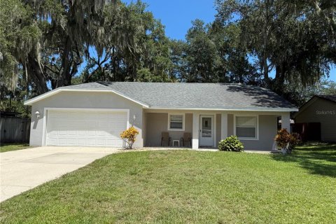 House in Edgewater, Florida 3 bedrooms, 151.99 sq.m. № 1909857 - photo 1