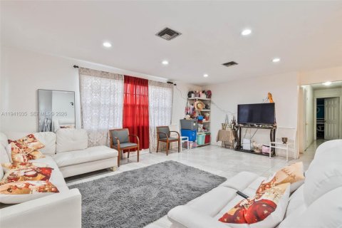 Купить виллу или дом в Майами, Флорида 3 спальни, 151.9м2, № 1998094 - фото 5