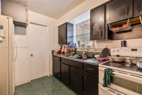 Купить виллу или дом в Майами, Флорида 3 спальни, 151.9м2, № 1998094 - фото 9