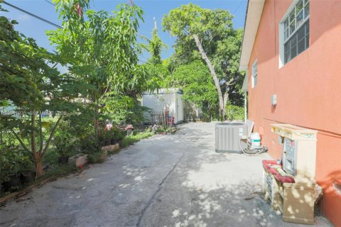 Купить виллу или дом в Майами, Флорида 3 спальни, 151.9м2, № 1998094 - фото 21