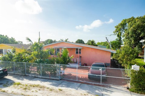 Купить виллу или дом в Майами, Флорида 3 спальни, 151.9м2, № 1998094 - фото 3