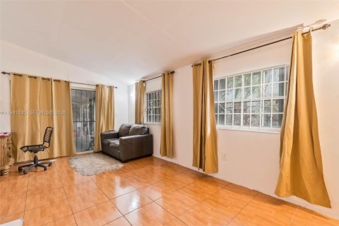 Купить виллу или дом в Майами, Флорида 3 спальни, 151.9м2, № 1998094 - фото 11