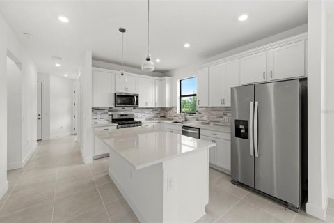 House in Lakewood Ranch, Florida 2 bedrooms, 130.53 sq.m. № 1806810 - photo 8