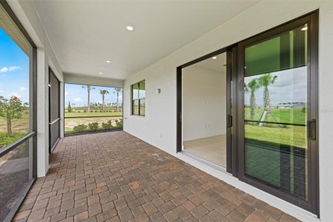 House in Lakewood Ranch, Florida 2 bedrooms, 130.53 sq.m. № 1806810 - photo 29