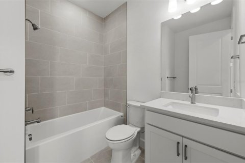 House in Lakewood Ranch, Florida 2 bedrooms, 130.53 sq.m. № 1806810 - photo 27