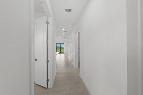 House in Lakewood Ranch, Florida 2 bedrooms, 130.53 sq.m. № 1806810 - photo 24