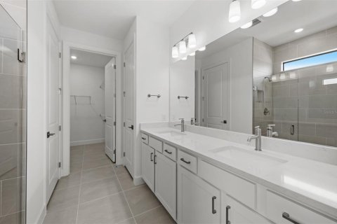 House in Lakewood Ranch, Florida 2 bedrooms, 130.53 sq.m. № 1806810 - photo 21
