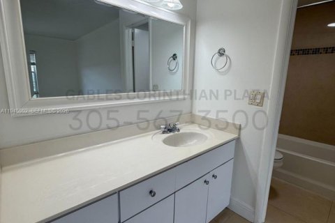 Appartement à louer à Coral Gables, Floride: 2 chambres, 92.9 m2 № 2002161 - photo 15